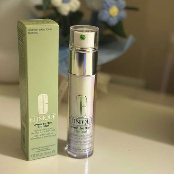 NEW Clinique Even Better Clinical™ Radical Dark Spot Corrector + Interrupter - Picture 1 of 5